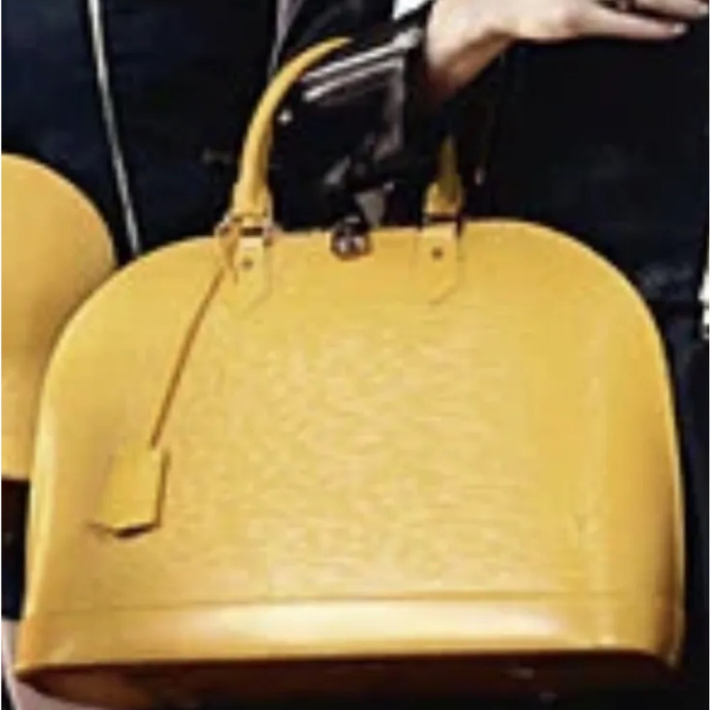 Louis Vuitton Vintage epi Alma